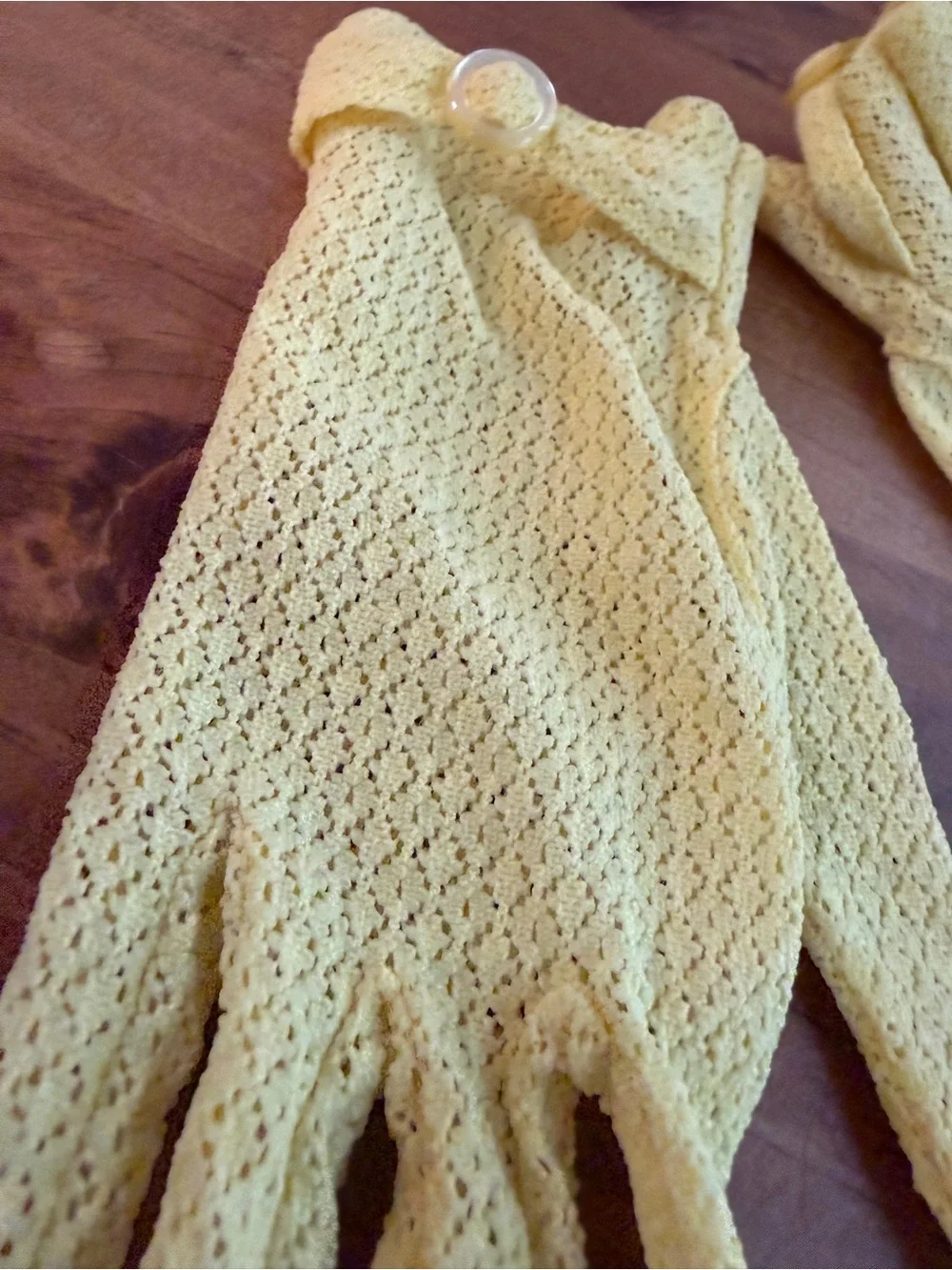 Yellow Vintage-Style Crochet Women's Gloves
